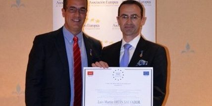 Ortín y Asociados recibe la medalla al trabajo Ortín y Asociados recibe la medalla al trabajo